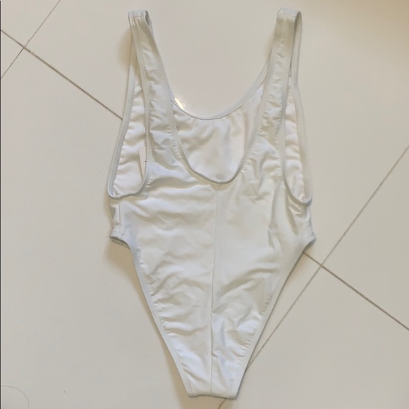 One piece swimsuit - Picture 2 of 2